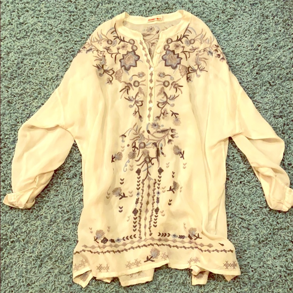 Johnny was embroidered top size small
